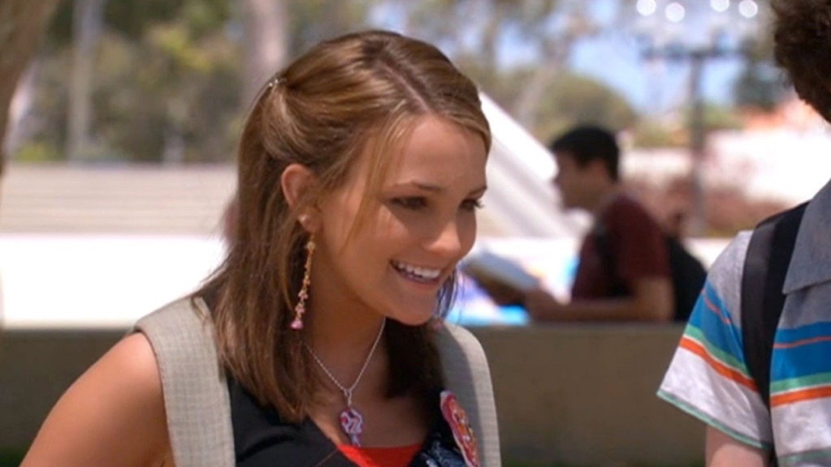 to PCA Zoey 101 (Season 1, Episode 1) Apple TV