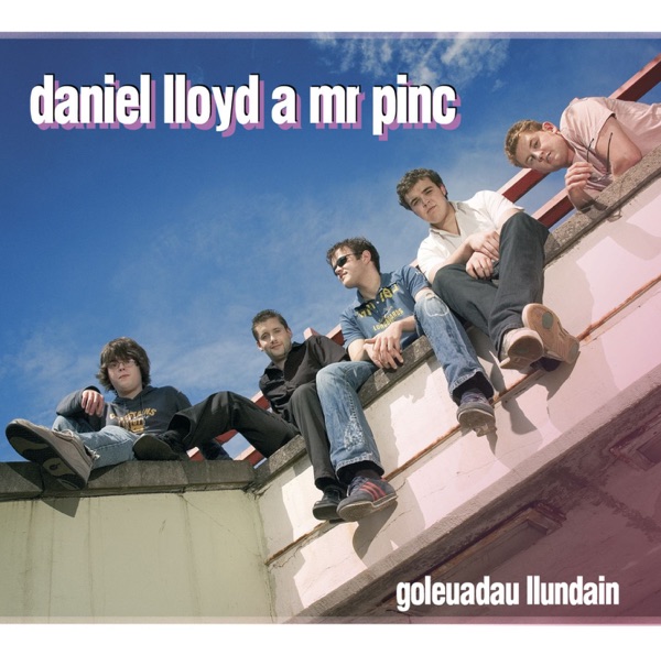 Tro Ar Ol Tro by Daniel Lloyd A Mr Pinc on MônFM