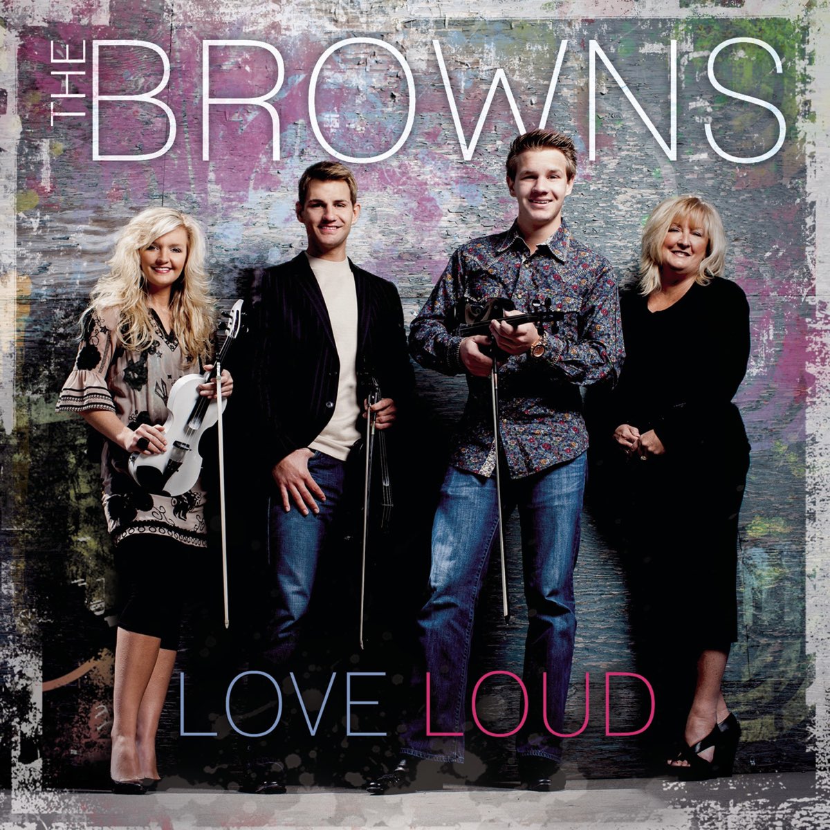 Love me loud. Loud Love. Brown группа. LOVELOUD. Loud Love foto.