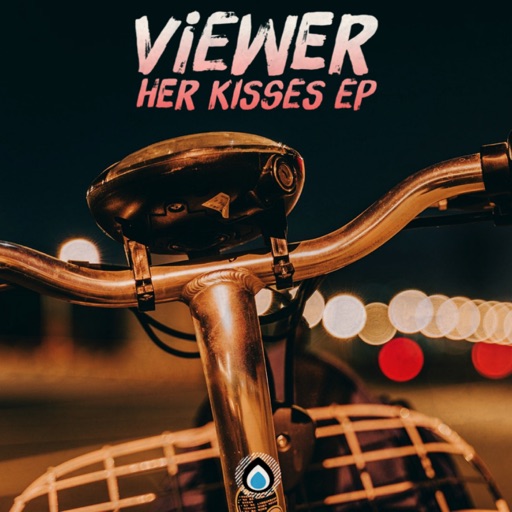 Her Kisses by Viewer