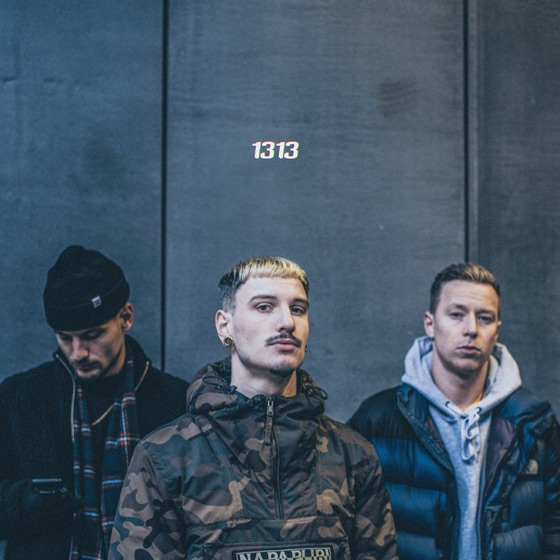 Cover artwork for 100%