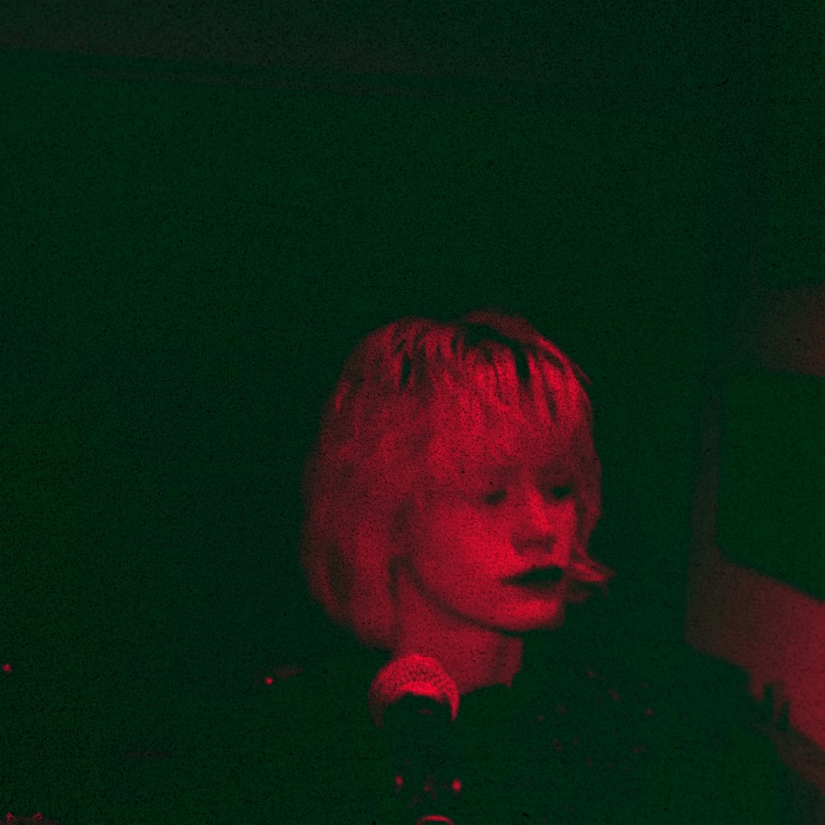 Песня leni crystal castles