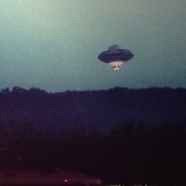 Comet Cruz On The News cover