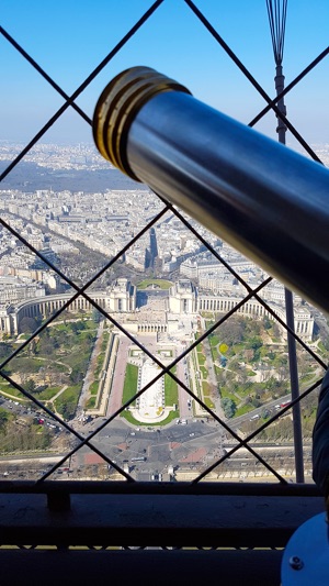 VR Paris High Up On Eiffel Tower Virtual Reality(圖2)-速報App