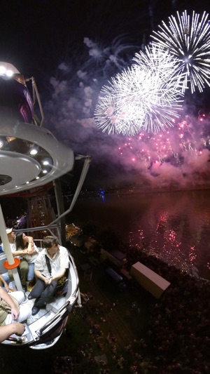 VR City Fireworks Big Wheel Virtual Reality 360(圖1)-速報App