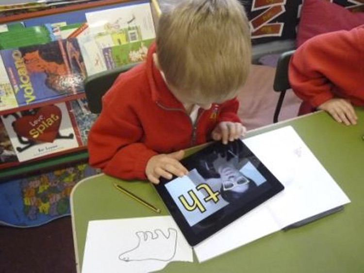 Mr Thorne Does Phonics: Letters & Sounds for iPad