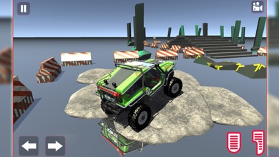 Jeep Driving On Ramp Tracks screenshot 2