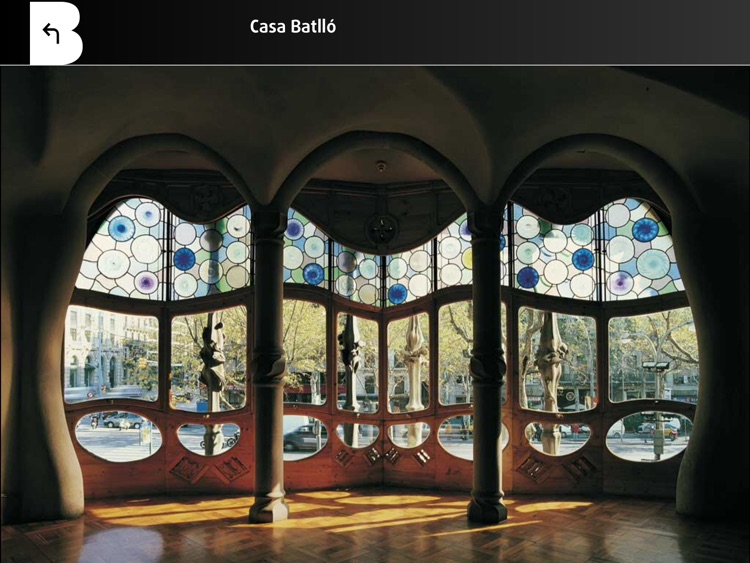 Barcelona Official Guide iPad. The city of Gaudí screenshot-3
