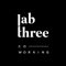 Através do aplicativo do Lab Three Coworking você pode visualizar a disponibilidade de salas para suas reuniões/eventos, e agendar com antecedência