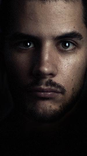 300x0w Comment prendre un jolie selfie la nuit avec la camera frontale sur iPhone ou Android