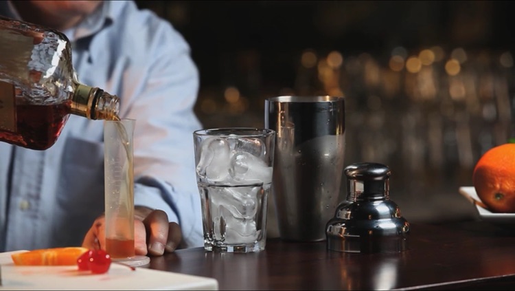 Cocktail Academy, the First Professional Cocktail Video Guide, more than 120 recipes for alcoholic drinks and alcohol free