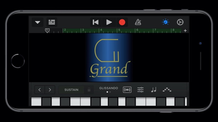Grand Piano auv3