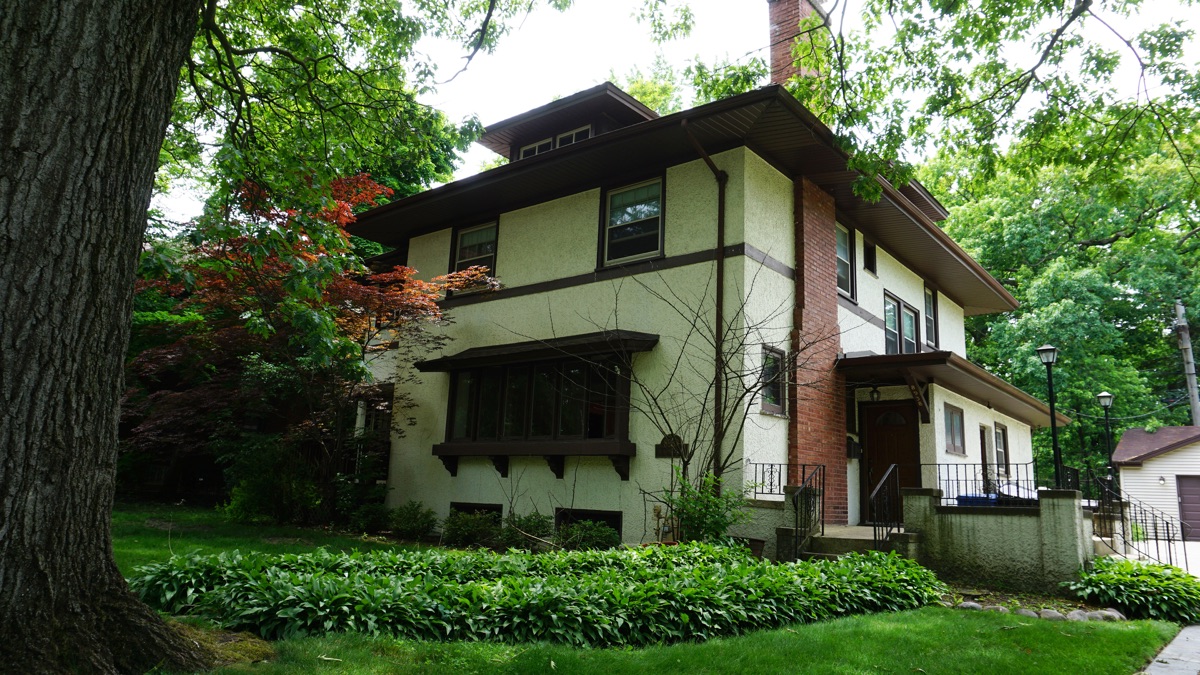 Suburban Stunner Windy City Rehab (Season 3, Episode 8) Apple TV