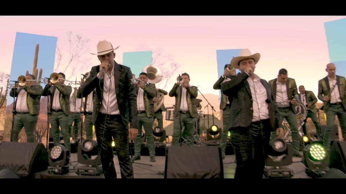 Banda Los Populares Del Llano Vengo A Aclarar Levantando Polvadera (feat. Banda Los Populares Del Llano) by Grupo