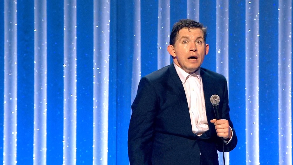 Lee Evans-Roadrunner, Live At The O2 | Apple TV - Lee Evans Live At The O2 Roadrunner