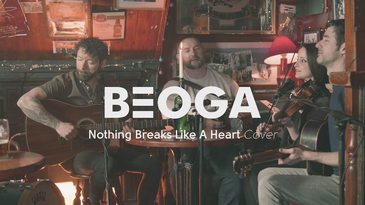 Nothing Breaks like a Heart обложка. Beoga. Nothing Breaks like a Heart.