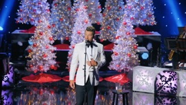 White Christmas (Live at Bally's, Las Vegas, NV, 2016) Brett Eldredge Holiday Music Video 2018 New Songs Albums Artists Singles Videos Musicians Remixes Image