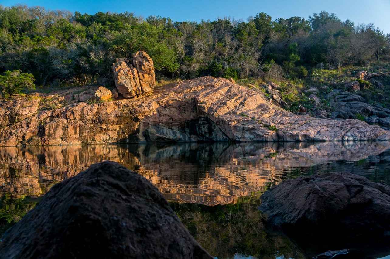 are dogs allowed at inks lake state park