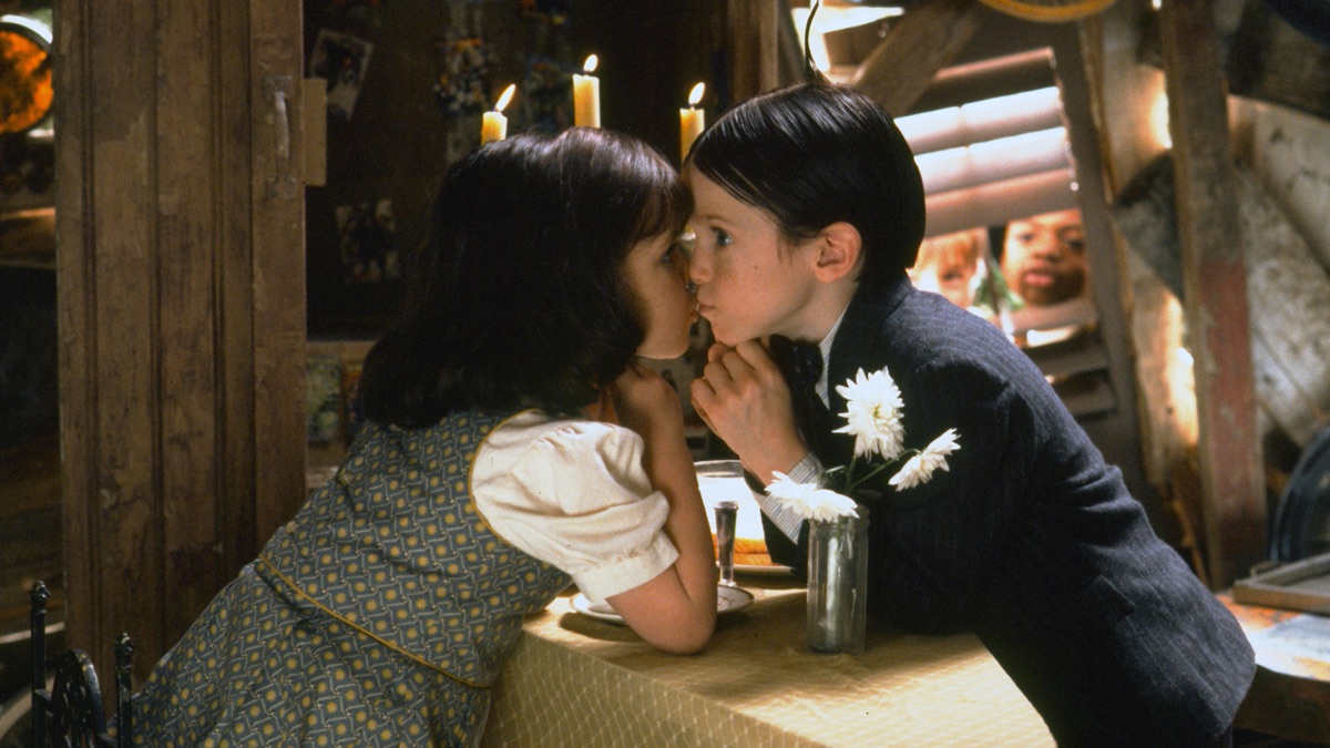 the little rascals darla and alfalfa kiss