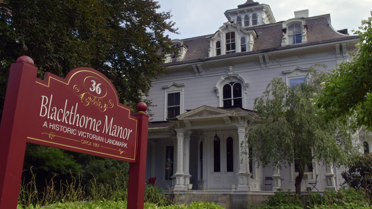 Murder at Blackthorne Manor Apple TV