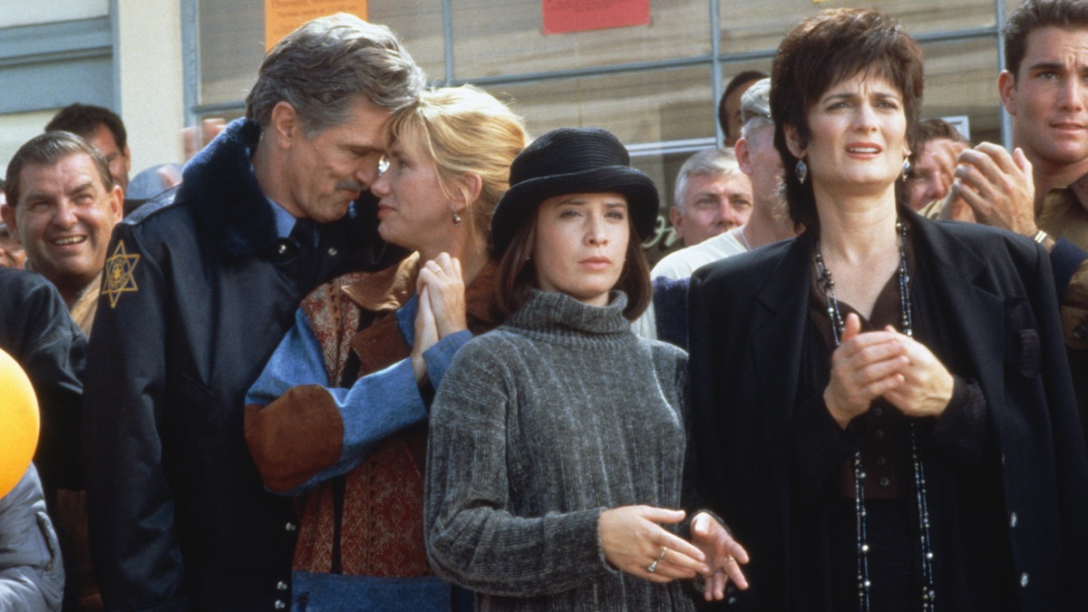 Dairy Queen Picket Fences (Season 2, Episode 6) Apple TV